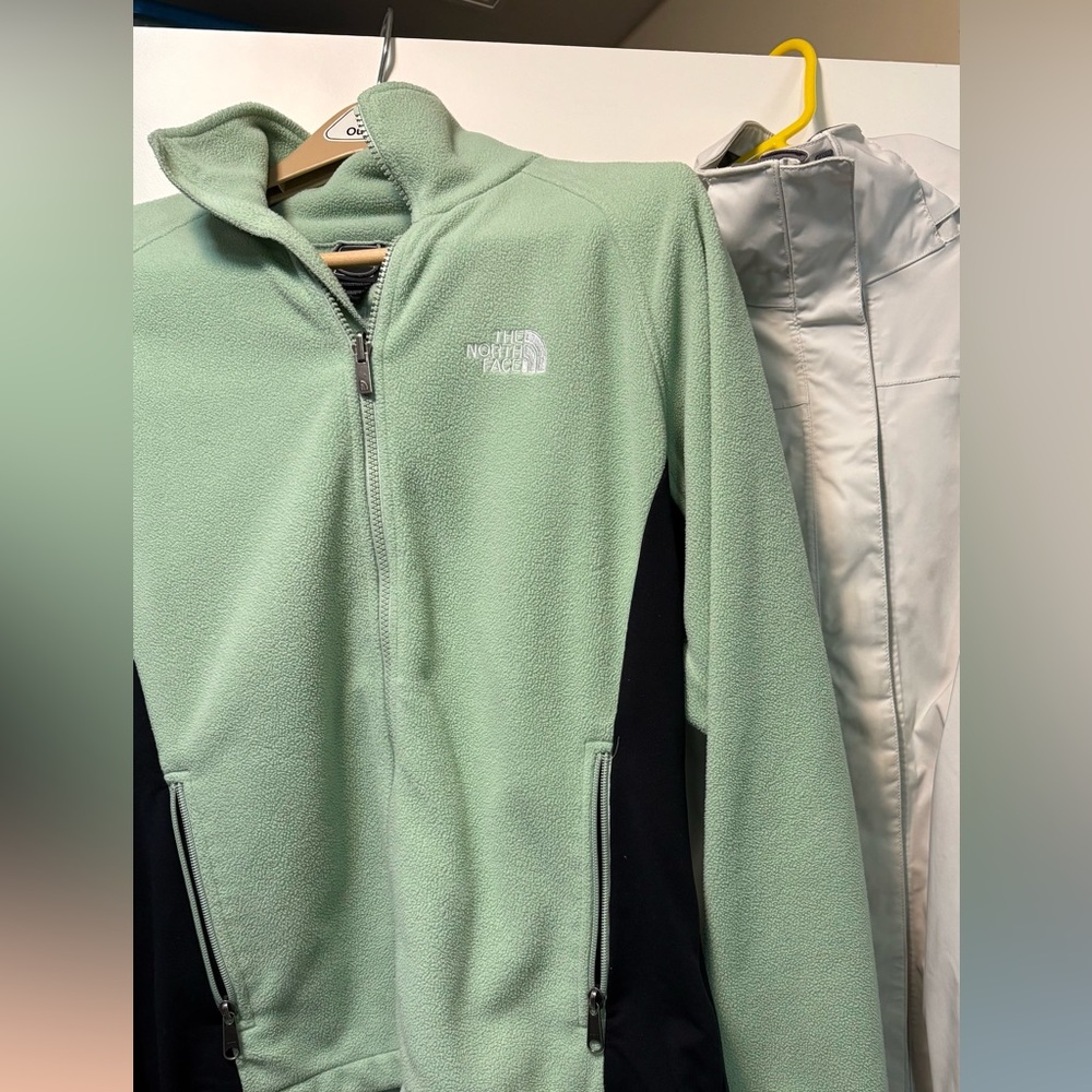 North Face - fleece jacket and shell- like brand new.  Size - large